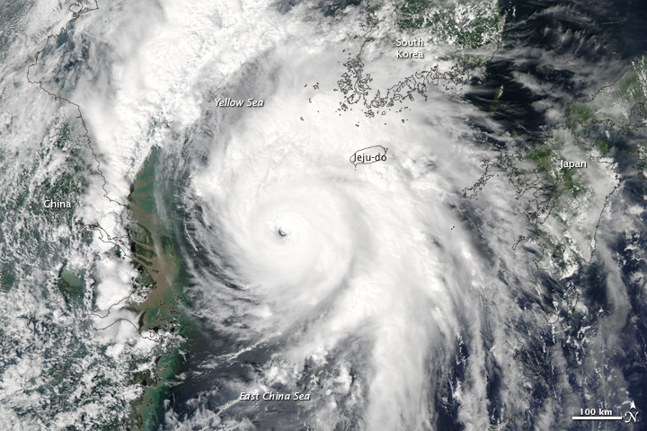 Category 2 Typhoon Kompasu approaching the Korean peninsula on 1 September 2010 Category 2 Typhoon Kompasu approaching the Korean peninsula on 1 September 2010